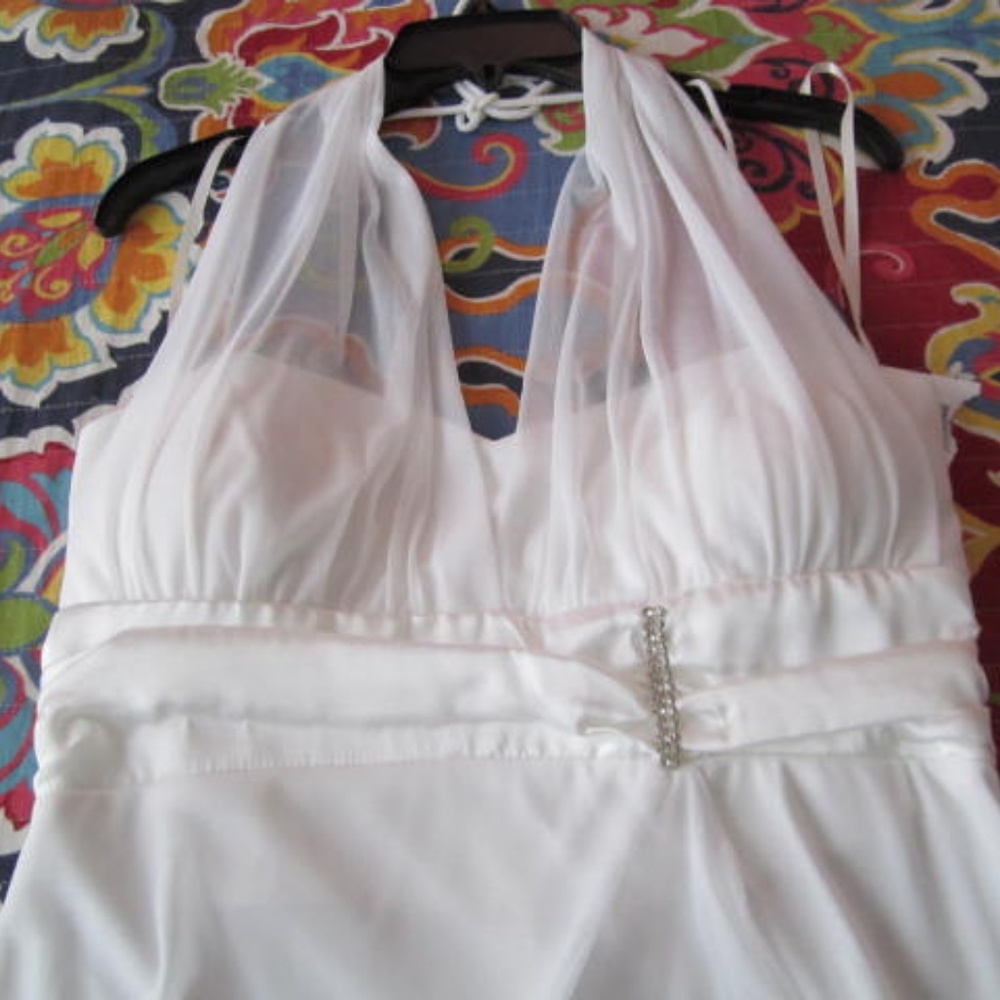 Halter Cascade dress Ivory- NWT size Large